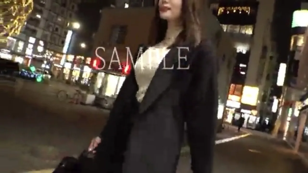 法学部に通うEカップ美人女子大生。高偏差値の純真を男4人で一斉穴開発→奉仕便器化。 - FC2 Video - 361912