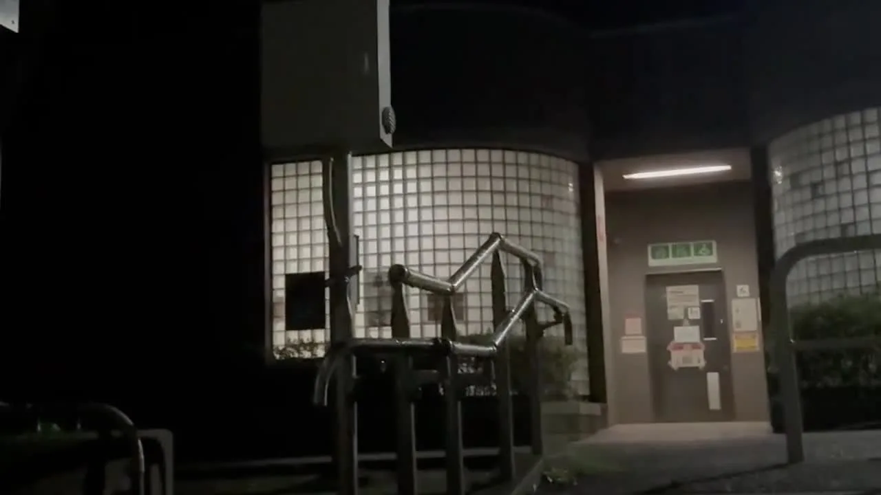 ※最後の動画投稿！〈大〇生自撮り〉最後にふさわしい歴代最高レベルの露出です！建物の下で全裸に！ - FC2 Video - 366320