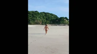 妻KとTバックビキニ散歩 - FC2 Video - 366362