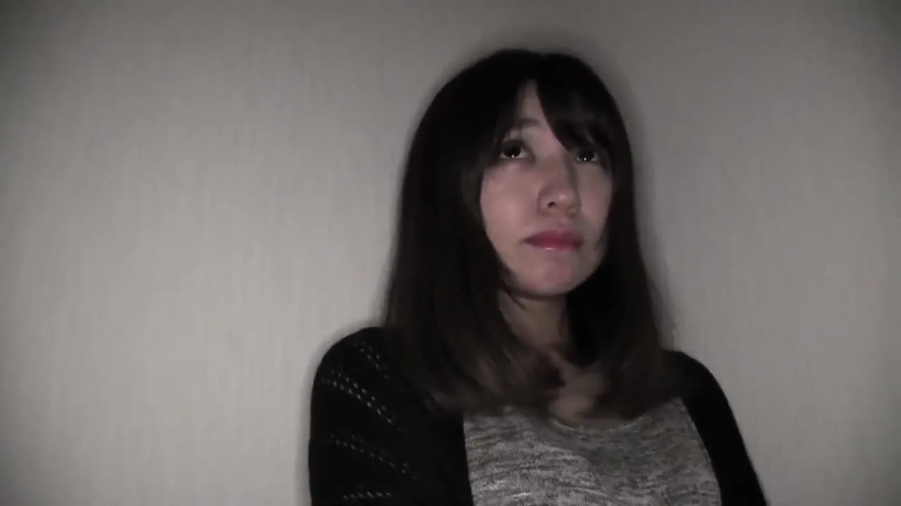 【無修正】新宿で声かけたビッチにパンツ売ってもらって電マしたら大量に潮吹いた - FC2 Video - 370349