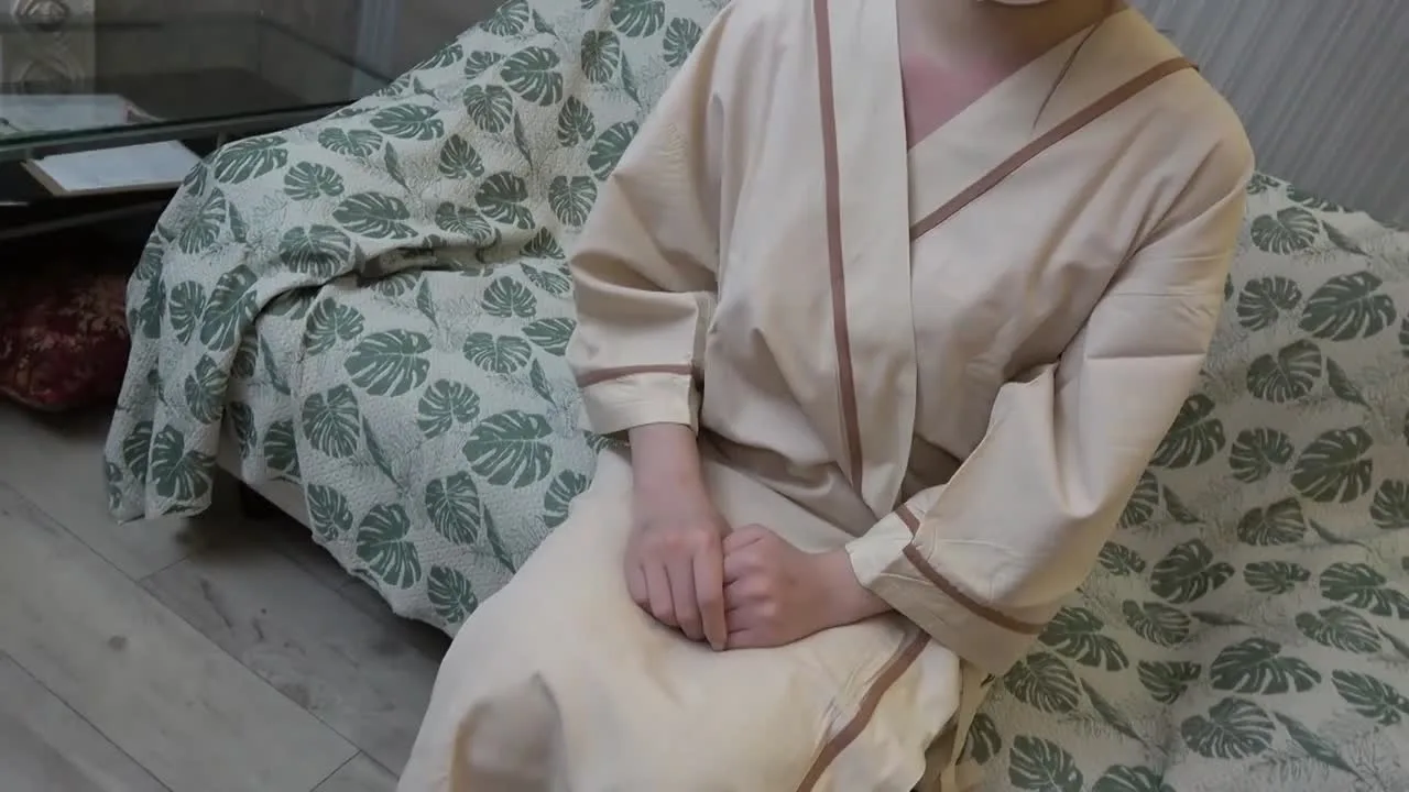 フォロワー数万人のインスタグラマー。顔を隠してマンコ隠さず！揺れる巨乳にたまらず中出し - FC2 Video - 370987