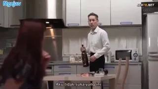 ２人組ペニスが生肛門貫通＆DVに泣くお袋に同情しながら便乗するように甘い言葉で体を奪い中出しするせがれ - FC2 Video - 378545