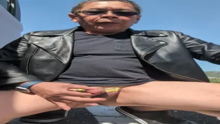 屋外顔出しで射精　通行人有り - FC2 Video - 379821