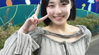 スレンダー美女と奇跡のフュージョン「ぁぁ突いて！！突いて！！！」高速ちンポ一本突きでムス㋙が大暴発、大量射精 - FC2 Video - 380427