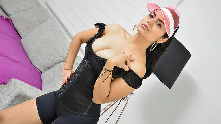 A Legendary Latina Lay - Oye Loca - 13052