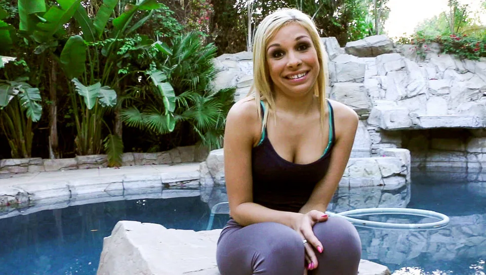 Apple Bottom: Carmen Caliente Interview - All Girl Massage - 16512