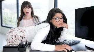 Lady Boss: The IT Nerd - Girlsway - 38113