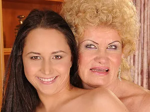 Effie the schoolmaster - Girlsway - 50922