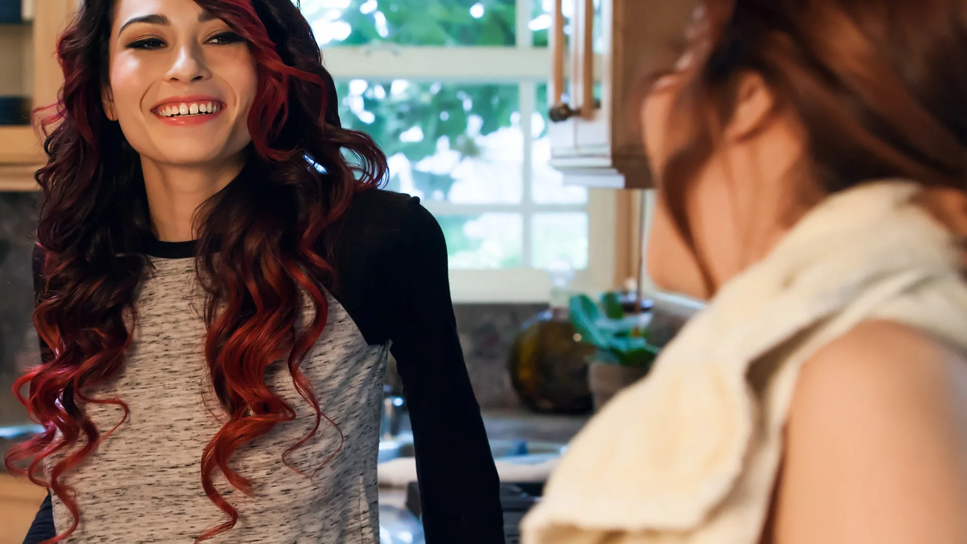 Cool Down In The Kitchen - When Girls Play - 53042