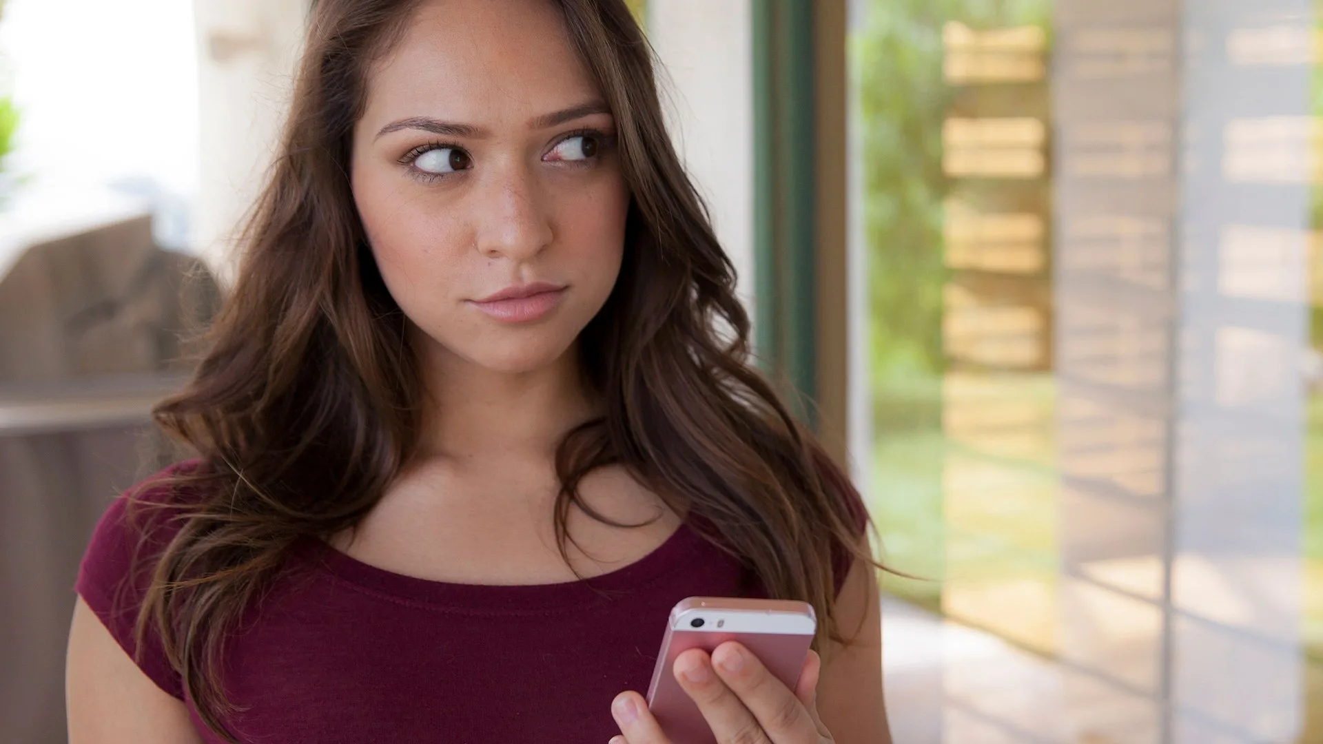 Catching An Eyeful - When Girls Play - 53141