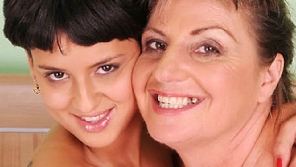 Not a Poser!, Scene #01 - Girlsway - 63750