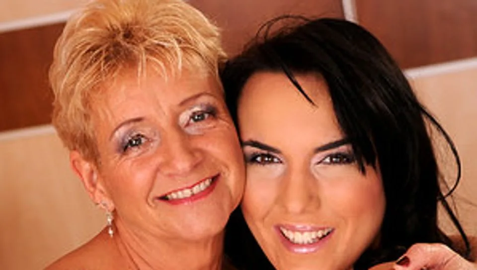 Ruffling up the leaves, Scene #01 - Girlsway - 63814