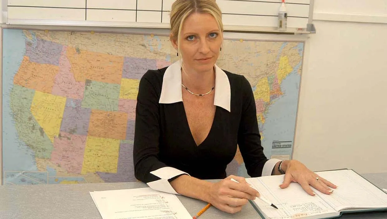 Student Emma Starr fucking in the classroom with her tits - My First Sex Teacher - 1658