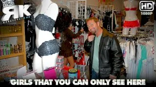 Satisfied Customer - MILF Hunter - 33672