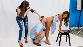 Capturing The Couple - Moms in control - 48400