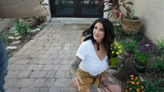 Hunting The Horny Gardener - Milf Hunter - 51031