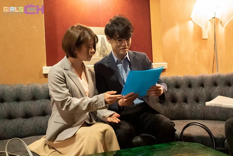 [GRCH-371] Business Trip Secret Love - I Was Sharing A Room With My Colleague When He Began To Lust For Me... But I'm Married... - - R18 - 894896