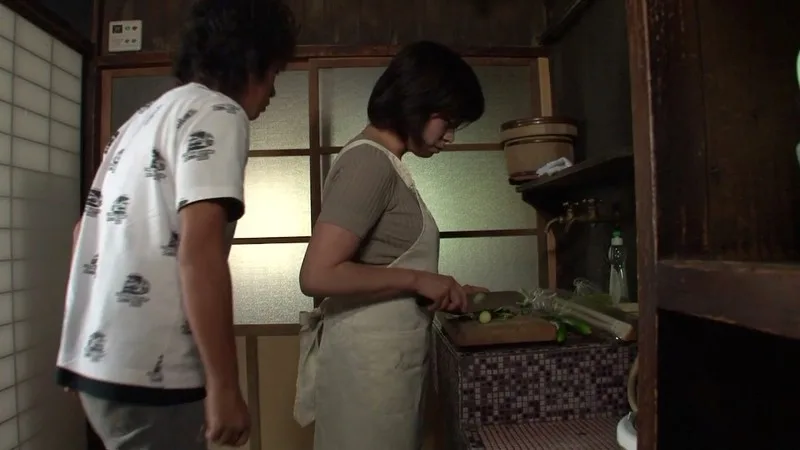 [J99-031B] Family Affair, When A Stepmom Sucks Off Her Stepson Sanae Kitamura 52 Years Old - R18 - 928778