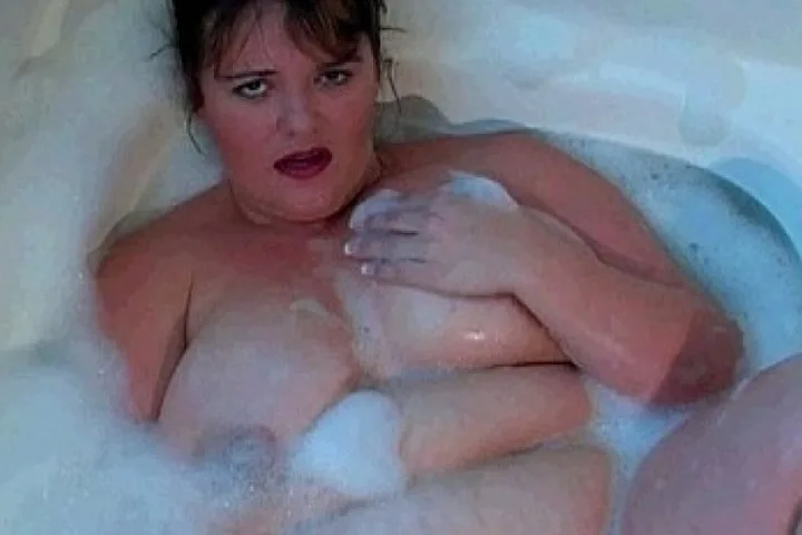 Cumming In The Tub - Plumper Pass - 11288