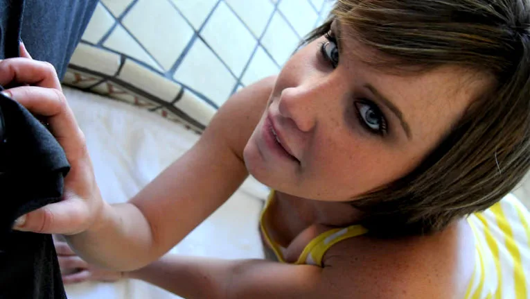 A Real Mouthful - This Girl Sucks - 9709