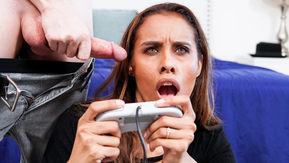 Epic Fail, Scene #01 - Mommy Blows Best - 11015