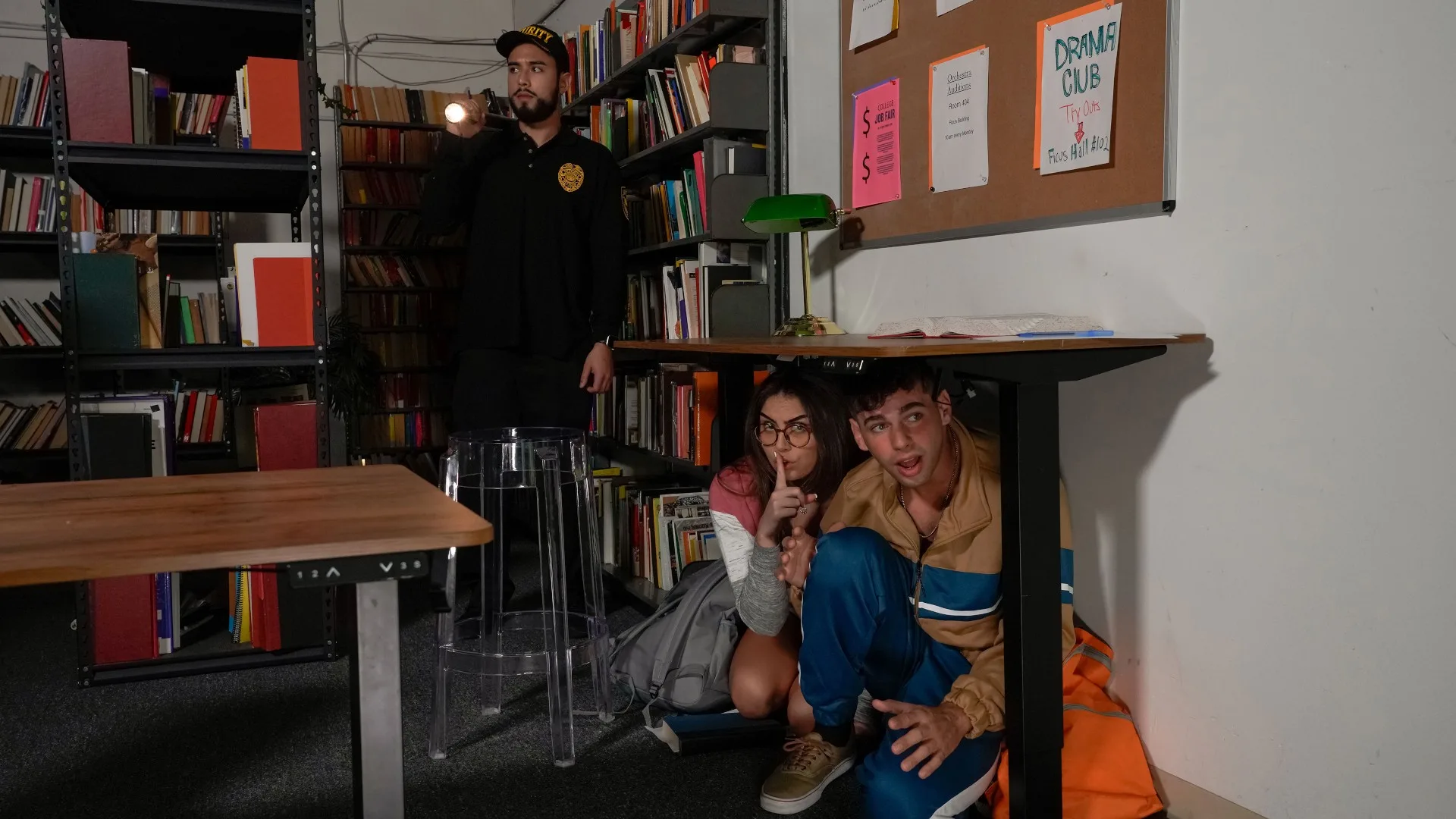 Getting Lucky In The Library - Crazy College GFs - 5819