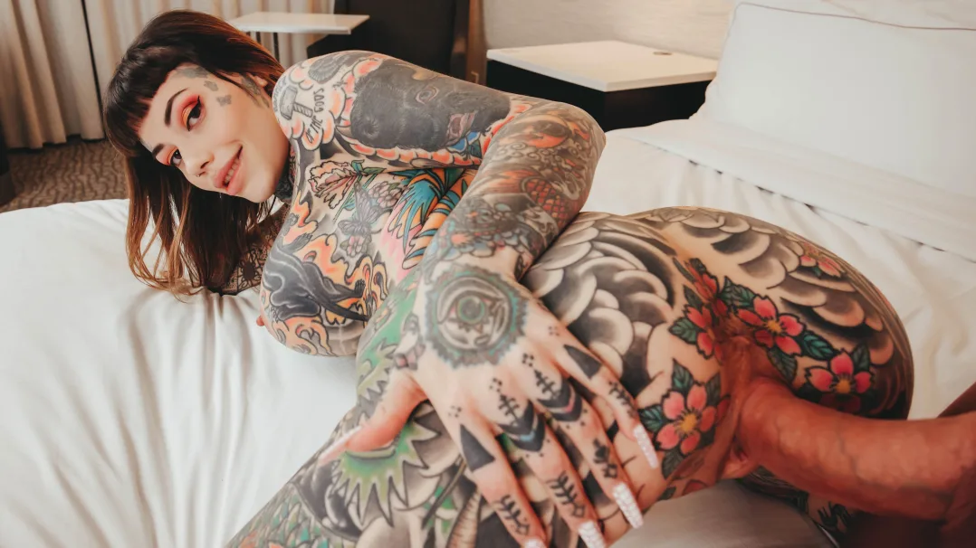 Tiger Lilly Is An Inked Hottie Who Loves Facials - First Class POV - 6479