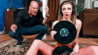 Vinyl Vixen - Teens Love Huge Cocks - 31785