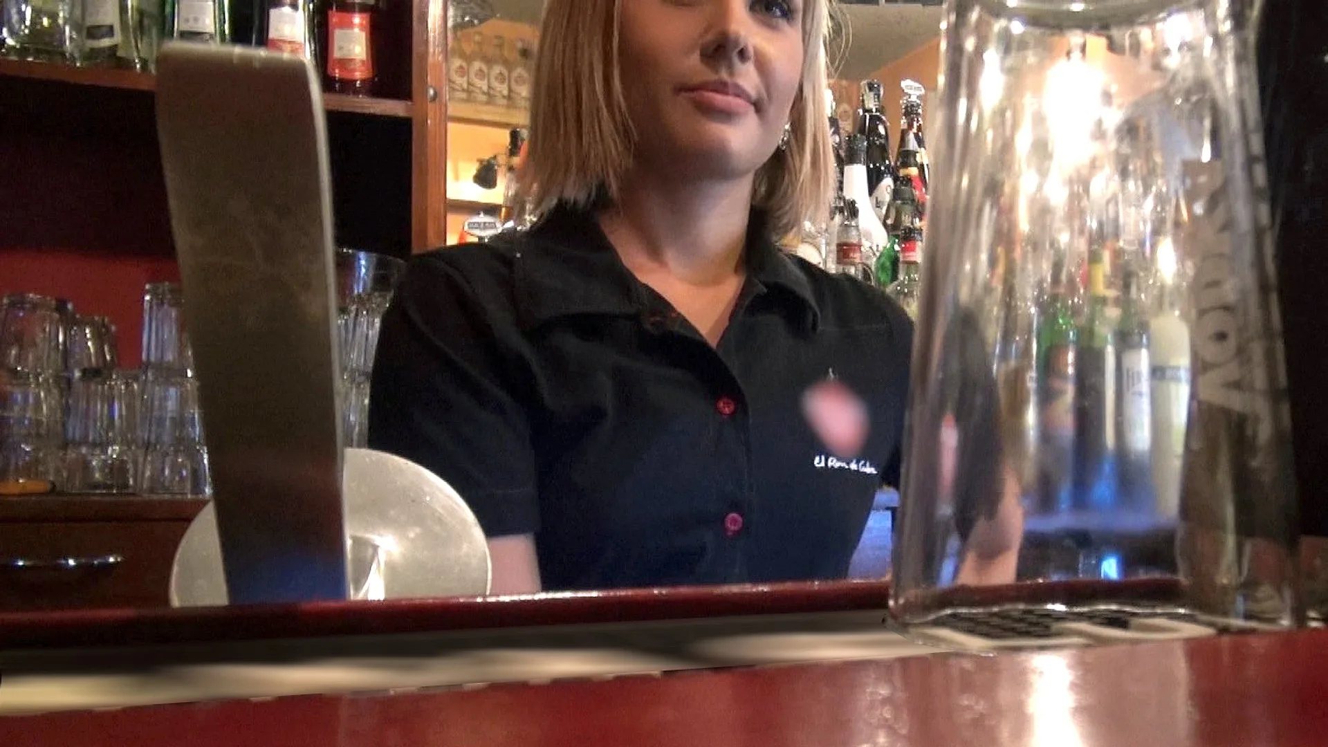 Barmaid Got Laid - Public Pickups - 12061