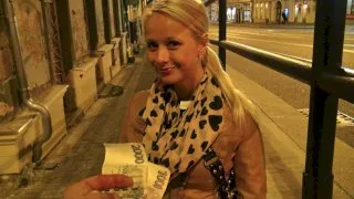 Ass in an Apartment Hallway - Public Pickups - 12087