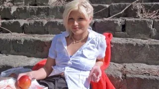 Sunbathing Beauty Gets Fucked - Public Pickups - 12261