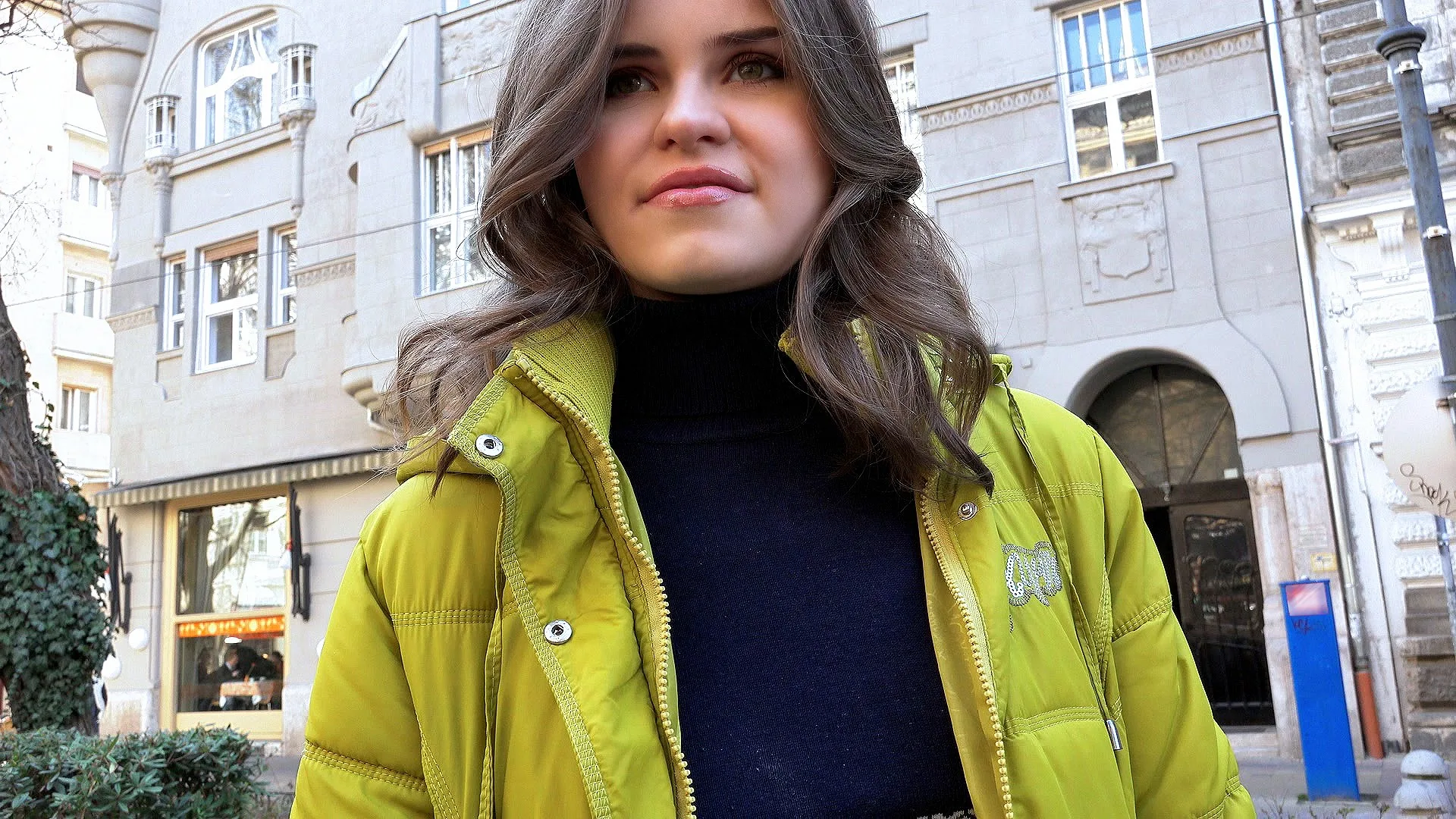 Russian Cutie Flashes for Cash - Public Pickups - 12329