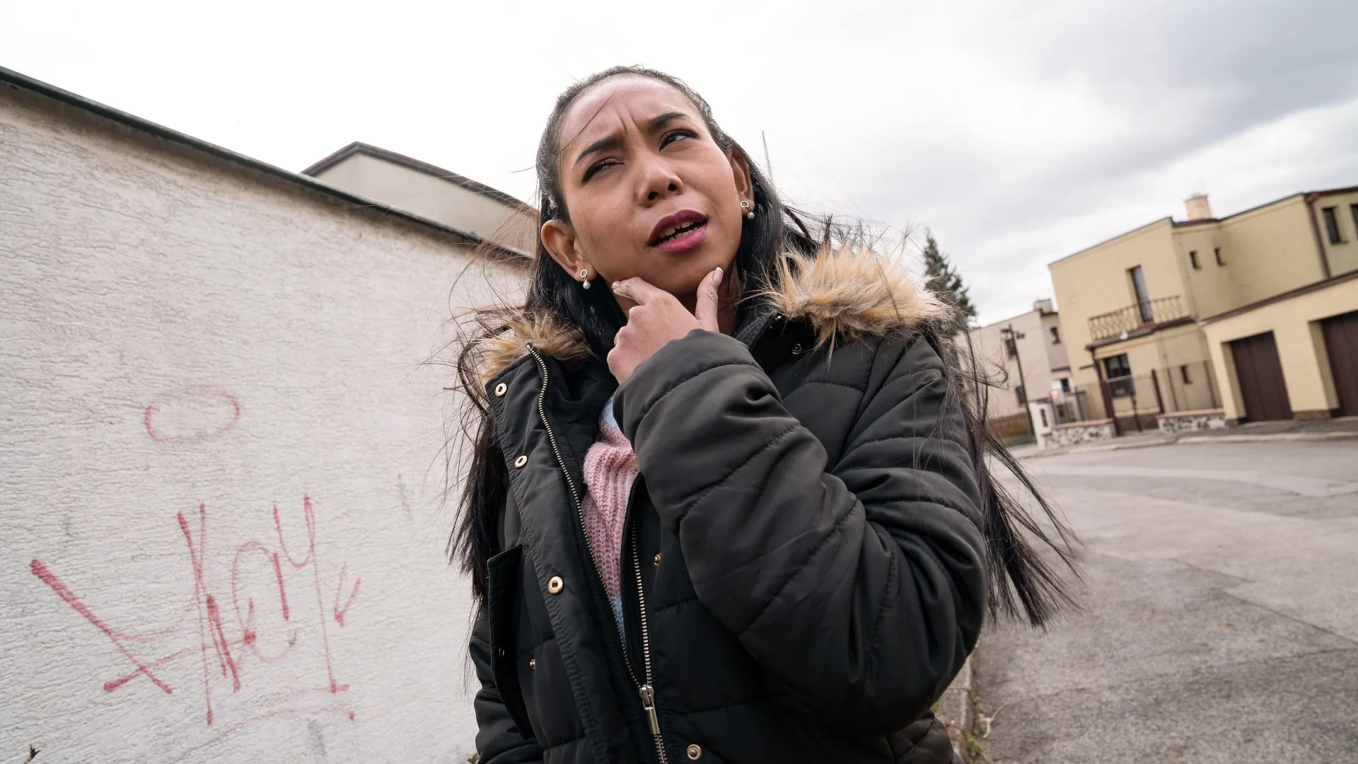 Indonesia Babe Wants The Cash - Public Agent - 17151