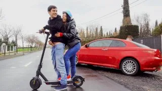 Sexy Scooter - Public Pickups - 17159