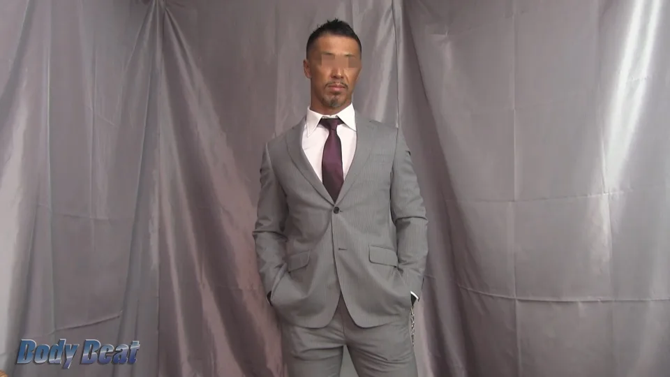 [4237-132] Dark-skinned Older Brother Exposes His Cock In A Suit - HeyDouga - 4389