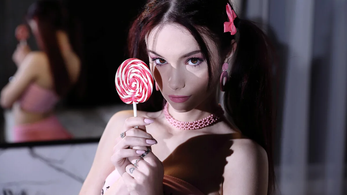 Nice To Meet You - Dark Room VR - 49250