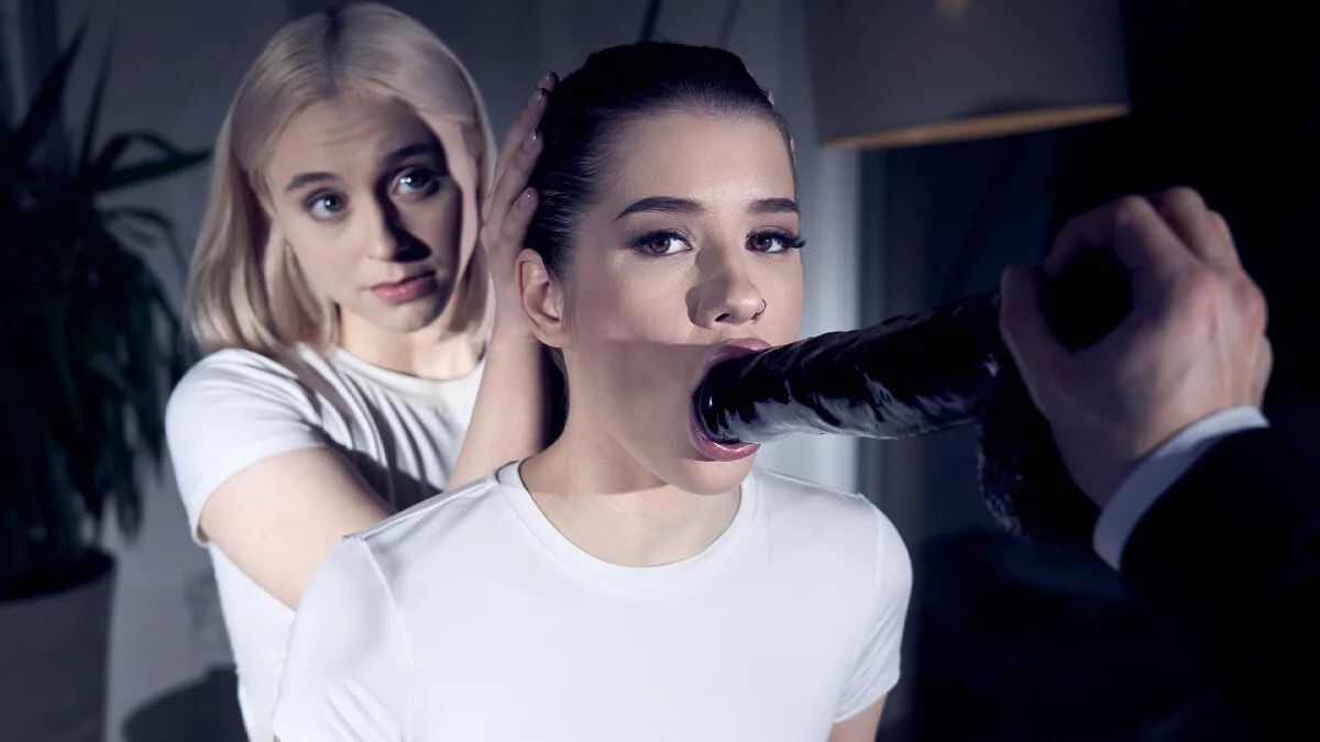 Sophie Explains It All - Dark Room VR - 49452