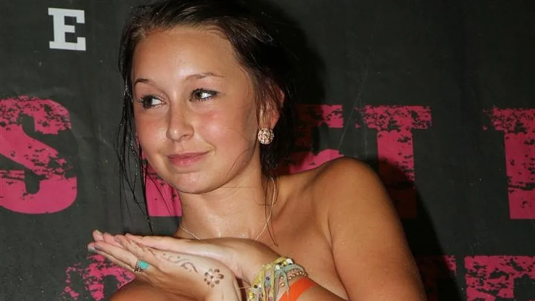 Wet T-Shirt Competition #13 - Real Girls Gone Bad - 6384