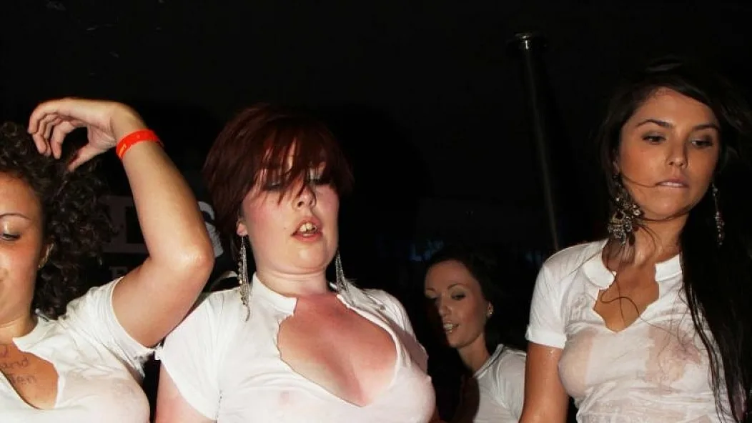 Wet T-Shirt Competition #20 - Real Girls Gone Bad - 6411