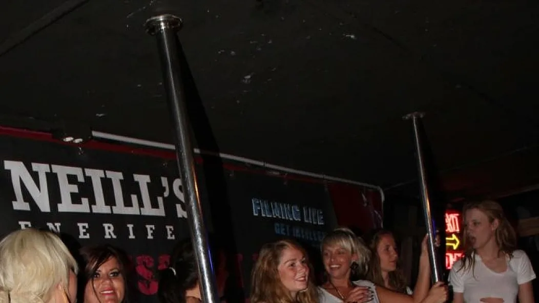 Wet T-Shirt Competition #44 - Real Girls Gone Bad - 6522