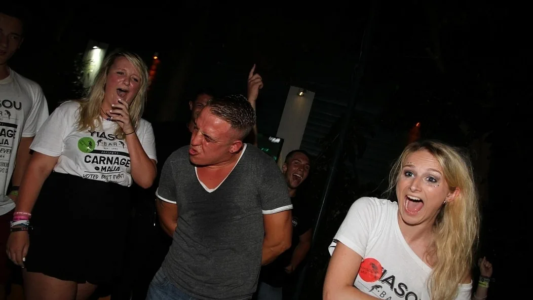 Bar Crawl Frolics #85 - Real Girls Gone Bad - 7140