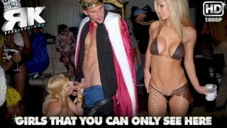 Wide Open - In the Vip - 9764