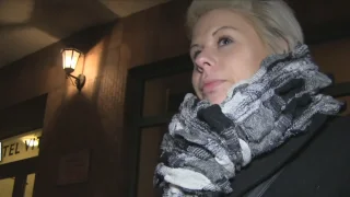 Short Haired Woman Gets A Special Offer For Stranger's Cock - Public Agent - 1123319