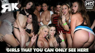 Wet And Wild - In the Vip - 1097641