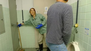 Maki Koizumi jumps on men in a public bathroom to suck them off - Japan HDV - 972674