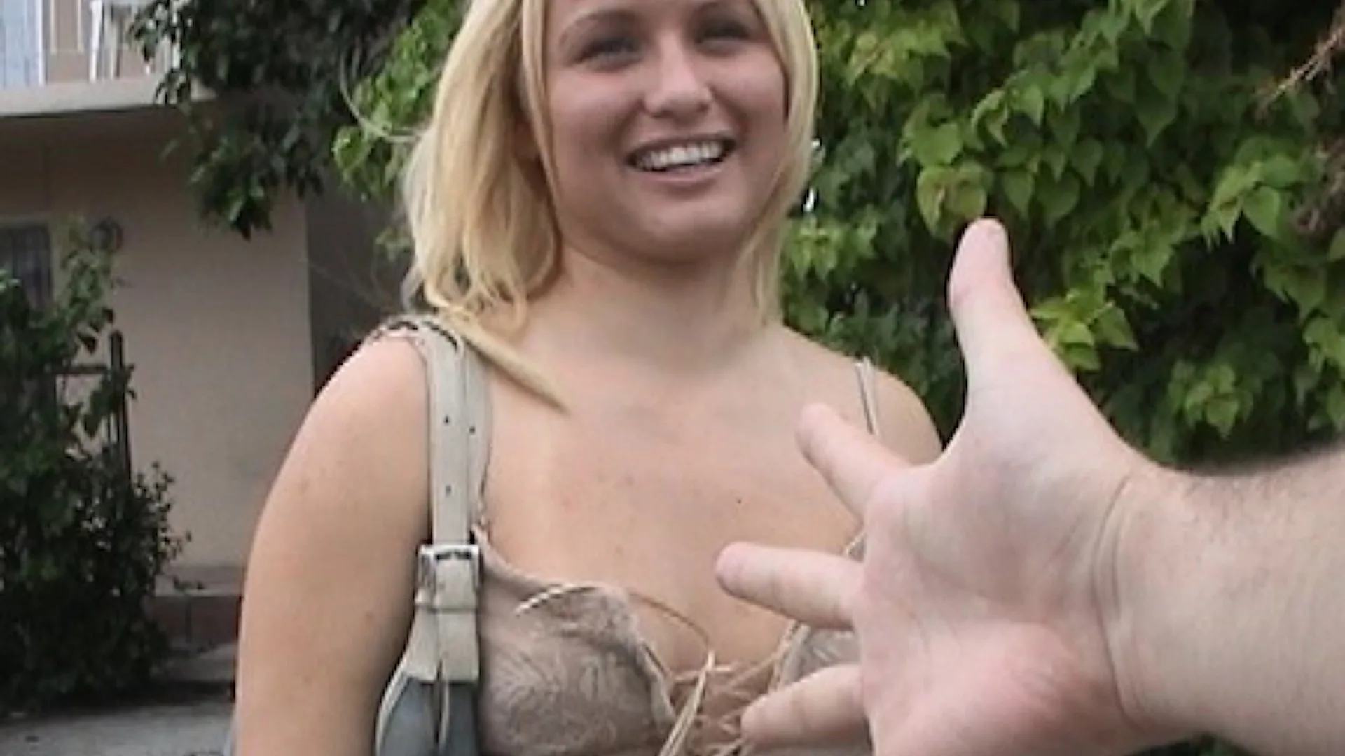 April - Bang Bus - 405929