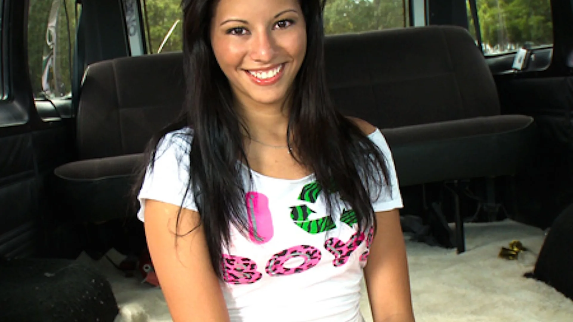 The belly dancing queen! - Bang Bus - 406170