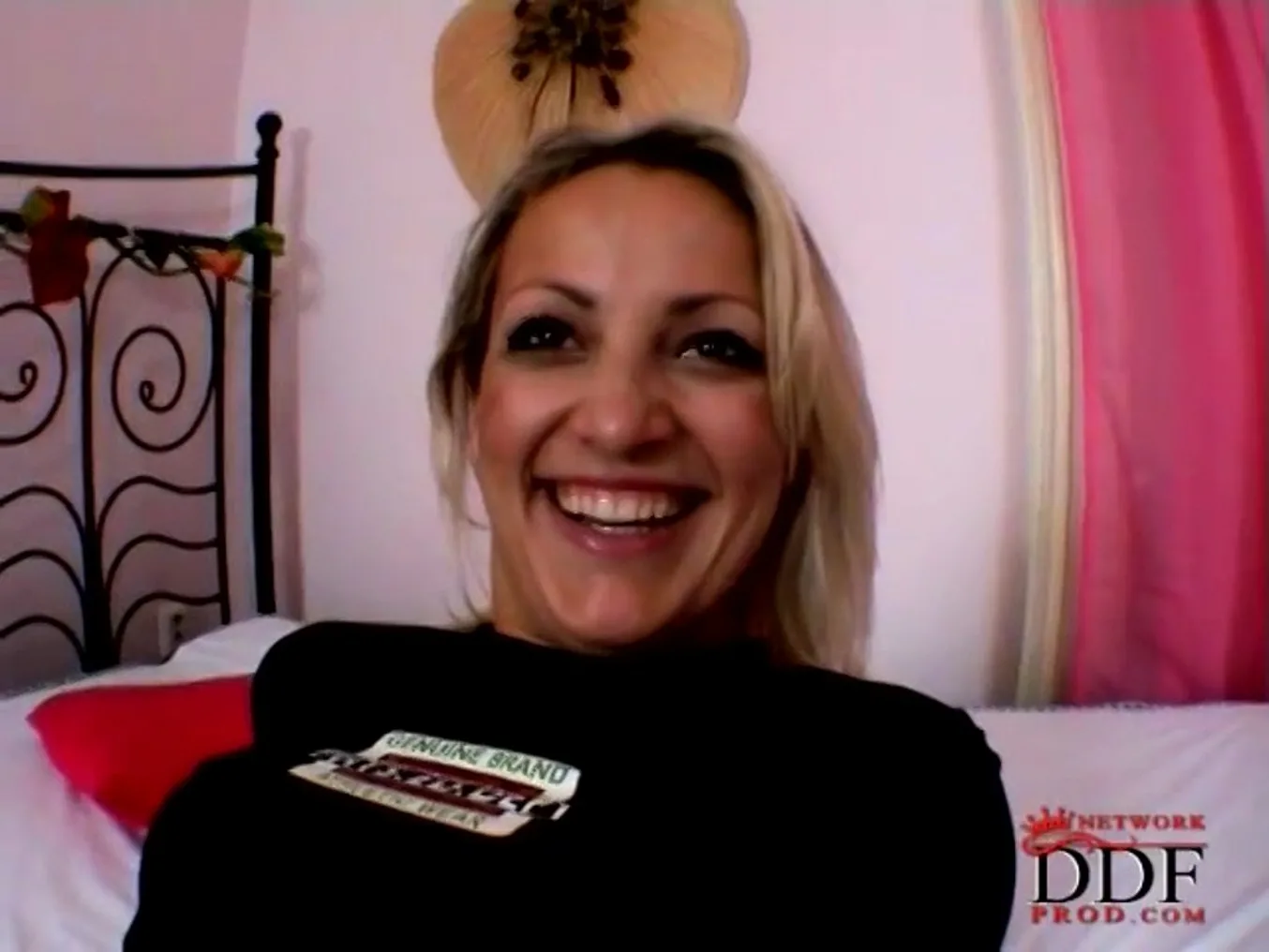 Hot limbs of a sexy newcomer! - PornWorld - 100094