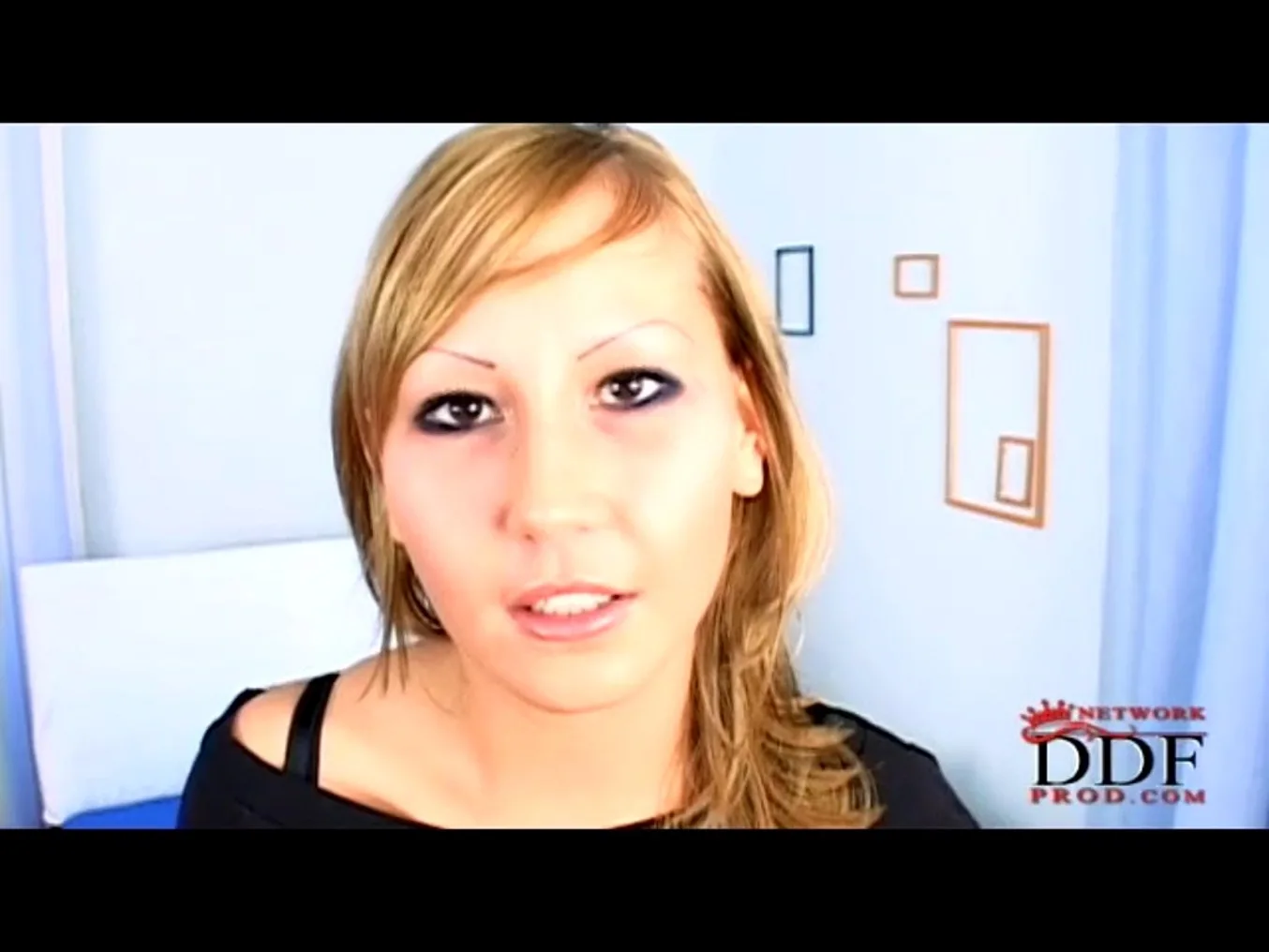 Her almond eyes will captivate you! - PornWorld - 100172