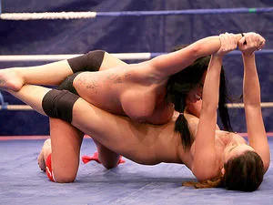 NudeFightClub presents Kerry Louise vs Peaches - 21Sextury - 12889